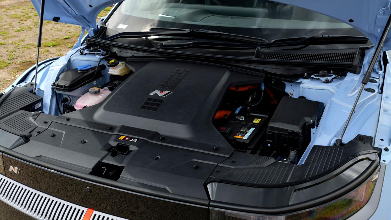 Hyundai IONIQ 5 N pod kapotou | zdroj: hyundai.news