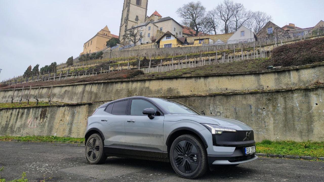 Volvo EX30 Cross Country