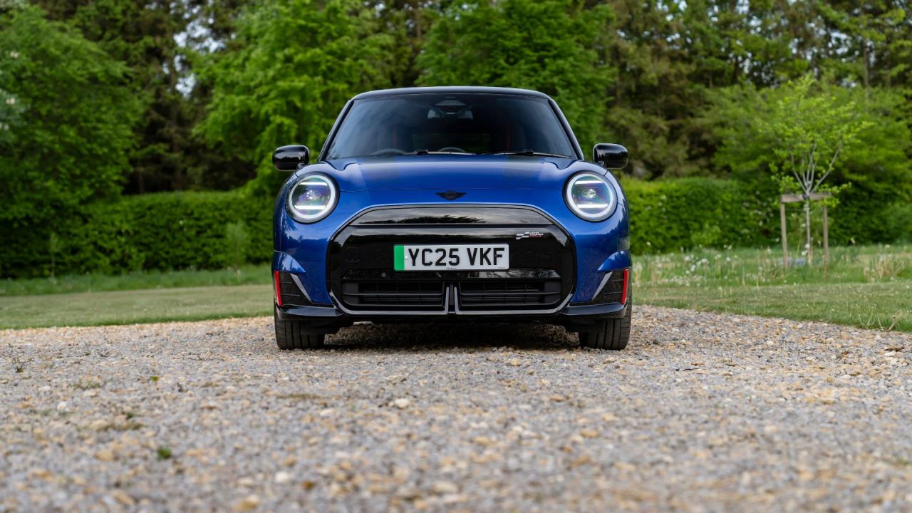 Mini John Cooper | zdroj: press.bmwgroup.com