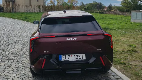 Kia EV4