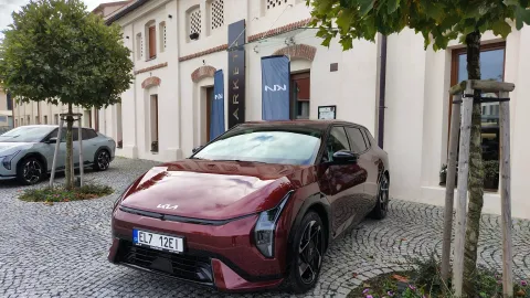 Kia EV4