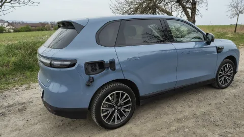 Leapmotor B10 DESIGN BATTERIE PROMAX – redakční test