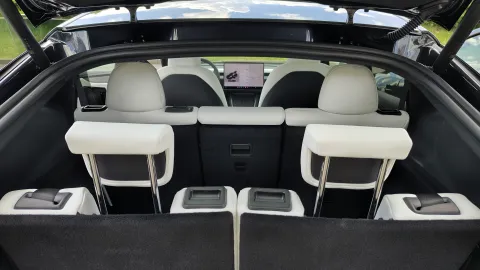 Tesla Model Y Premium AWD – zadní část vozu