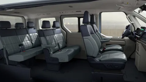Kia PV5 Passenger 7míst - interiér se třemi řadami sedadel
