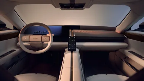 Interiér Jaguar Type 01 — přední kabina s centrální lištou | zdroj: media.jaguar.com