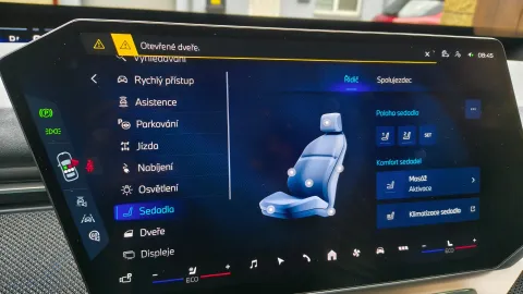 BMW iX3 -  nevšední design "tabletu"