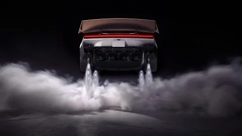Tesla Roadster ve vznosu nad zemí s aktivovanými tryskami na studený plyn SpaceX (Foto: Tesla)