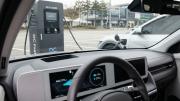 Náhled článku Jak nabíjet elektromobil v Česku a neprohloupit? Průvodce pro nováčky, který vám ušetří tisíce