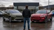 Náhled článku Rodinný ideál, nebo auto s charakterem? Mustang Mach-E je neprávem přehlíženou alternativou k Enyaqu
