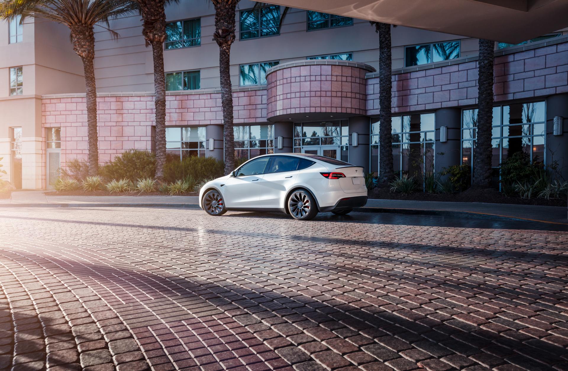 Tesla Y