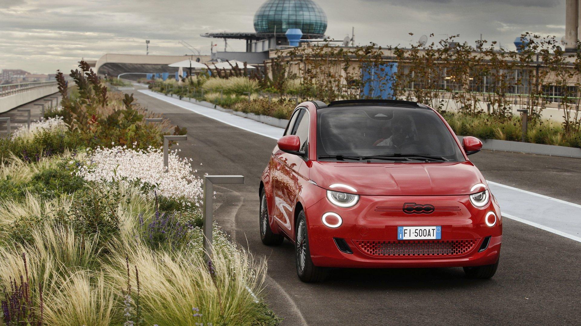 Fiat 500e | zdroj: media.stellantis.com