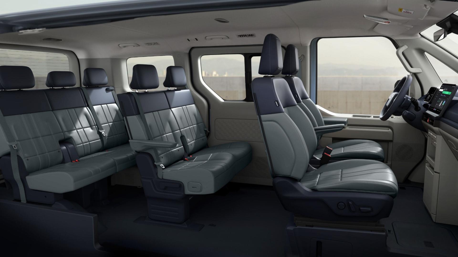Kia PV5 Passenger 7míst - interiér se třemi řadami sedadel