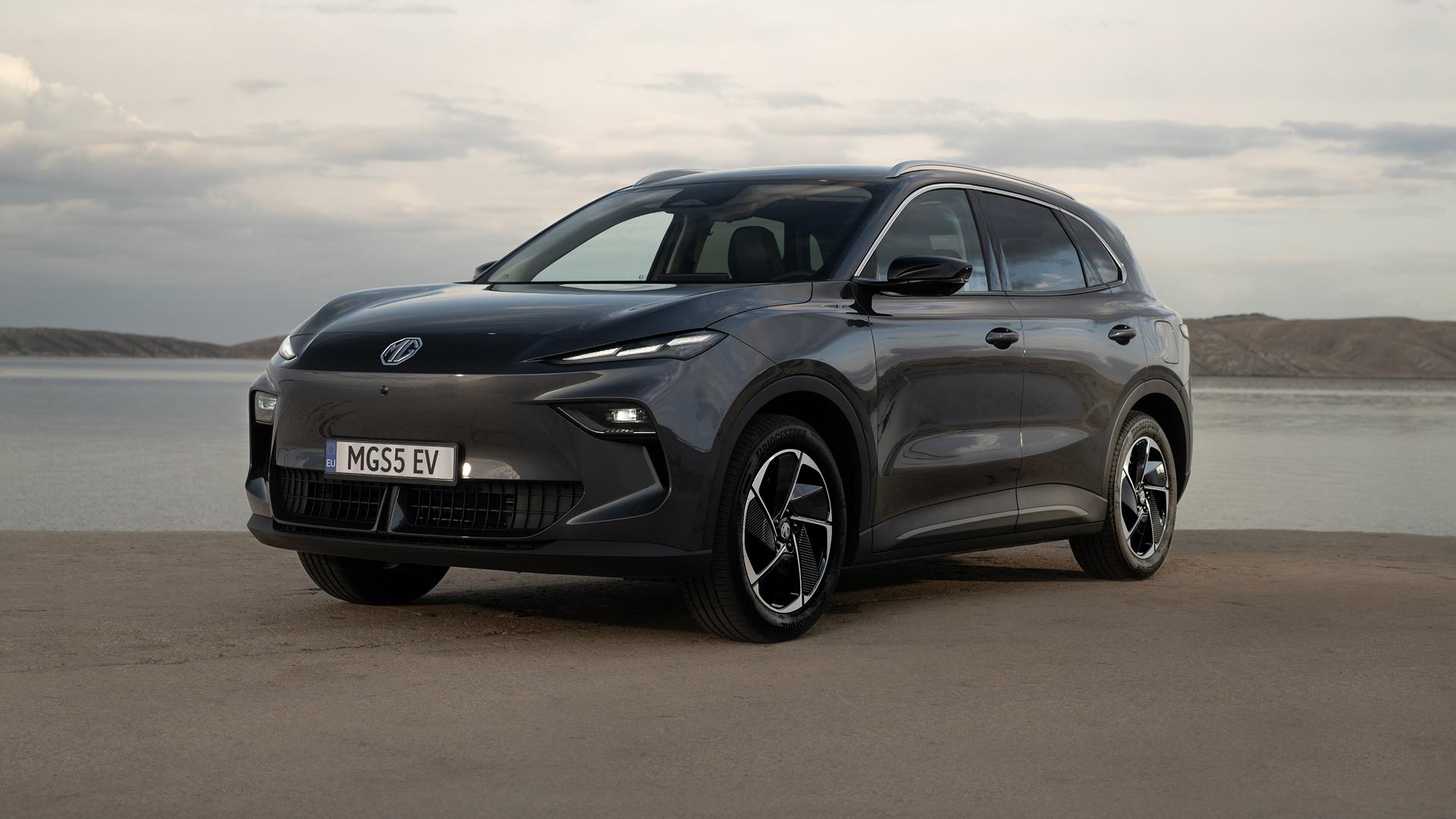 MG S5 EV — přední tříčtvrteční záběr | zdroj: mgmotor-czech.cz