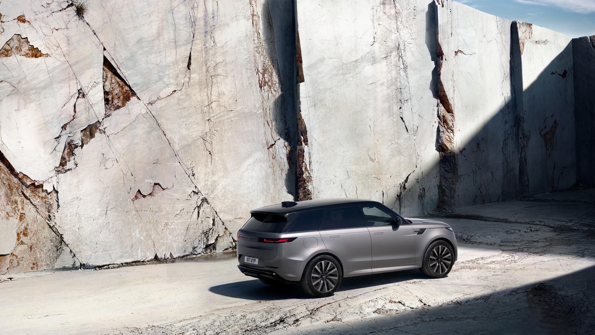 Range Rover Sport Electric (27MY) , zadní třičtvrtě pohled | media.jlr.com