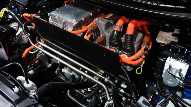 Elektromotor v elektromobilu
