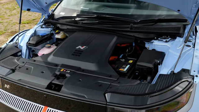 Hyundai IONIQ 5 N pod kapotou | zdroj: hyundai.news