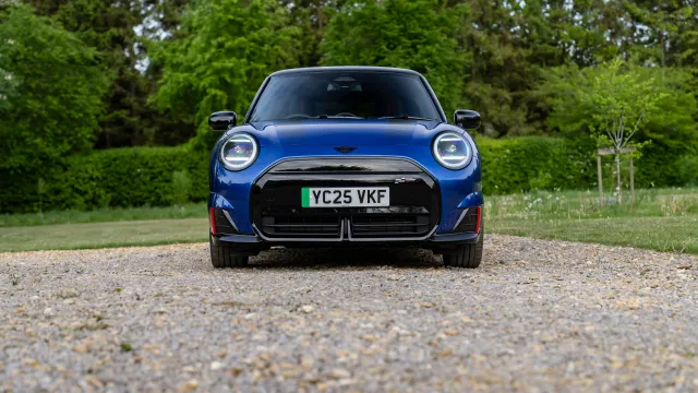 Mini John Cooper | zdroj: press.bmwgroup.com