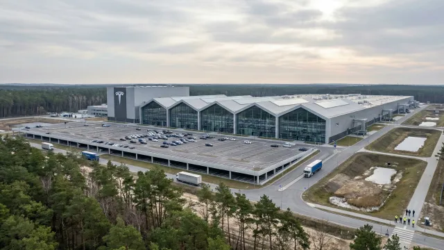 Tesla továrna | ilustrační foto